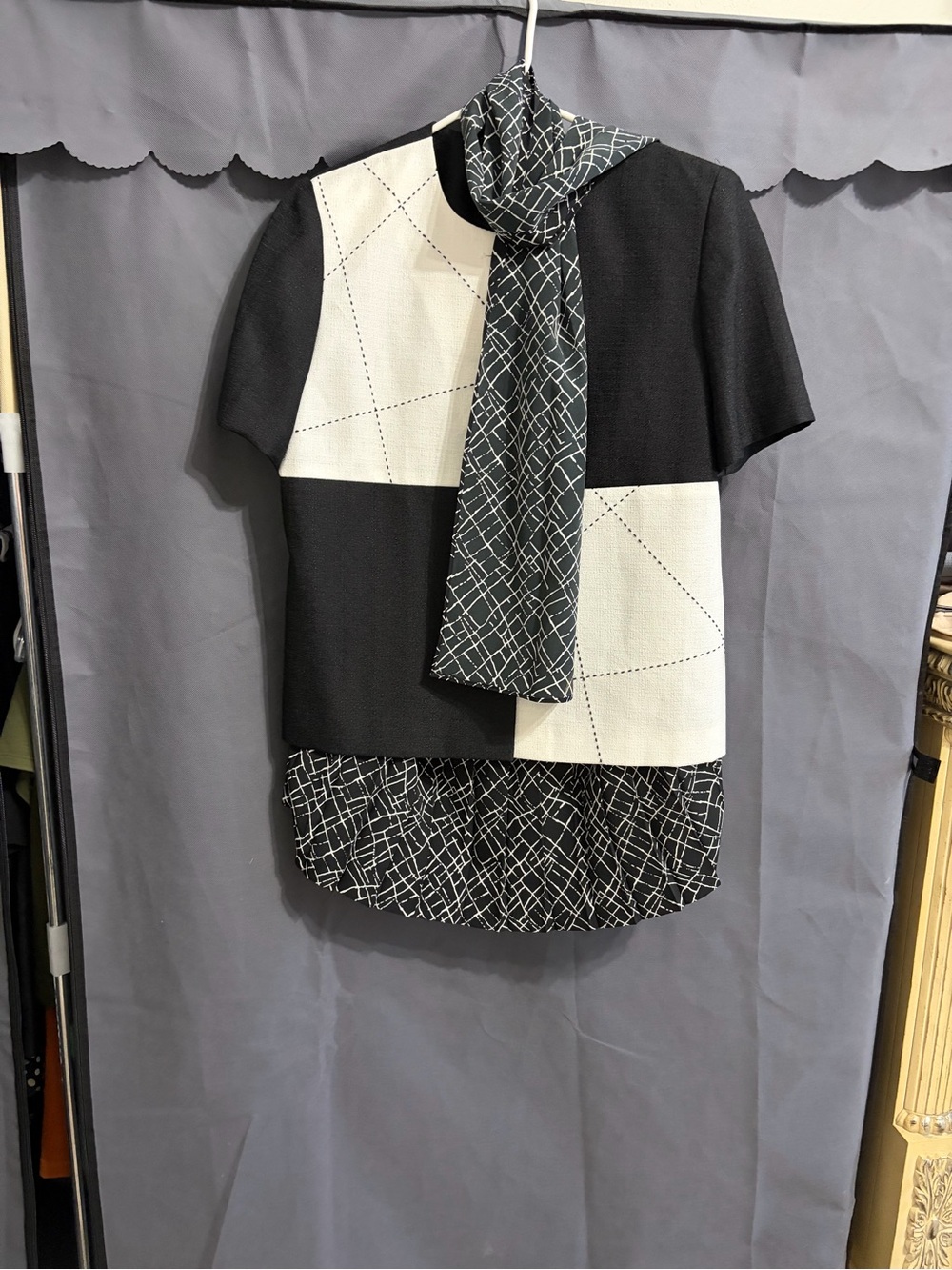 Leslie Fay 3 pc set, Top, skirt and matching scarf.